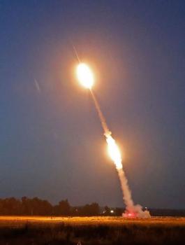 اطلاق صاروخ من غزة 