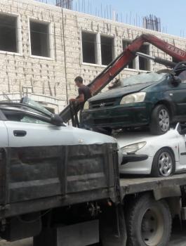 اتلاف مركبات غير قانونية في قلقيلية 