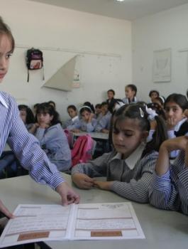 عطلة المدارس في يوم المرأة بالضفة وغزة 