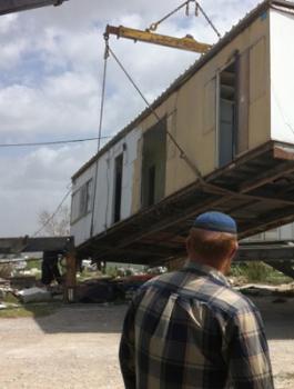 Removing-caravan-in-Ramat-Gilad-Roy-Sharon