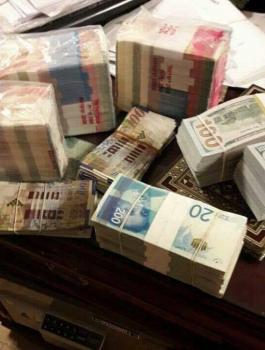 القبض على موظف سرق 400 ألف شيكل من الشركة التي يعمل بها
