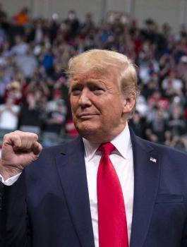 ترامب وفيروس كورونا 