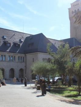 مستشفى المطلع ووزارة الصحة 