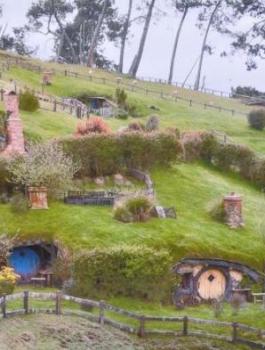 منازل الهوبيت في مدينة تركية 