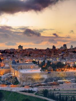وفد فلسطيني يبحث إحياء عملية السلام بالقدس