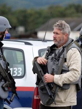 الشرطة النمساوية وصلاة الجمعة 