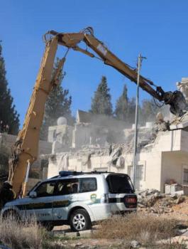 هدم في العيسوية 