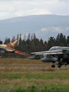 اسقاط طائرة اف 16 إسرائيلية