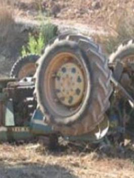 مصرع مسن بانقلاب جرار زراعي 