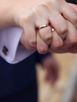 الزوجة التي تقصر العمر 