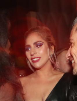 ليدي غاغا تعلن خطوبتها 