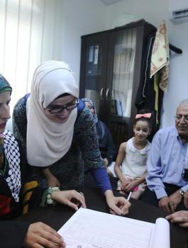 الاحتلال يشدد القيود على تواجد أجانب متزوجين من فلسطينيين مع عائلاتهم بالضفة