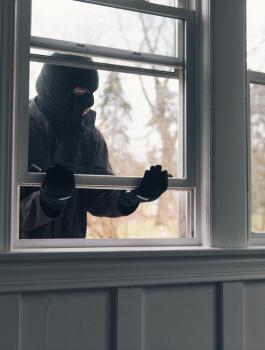 سرقة منازل في الخليل 