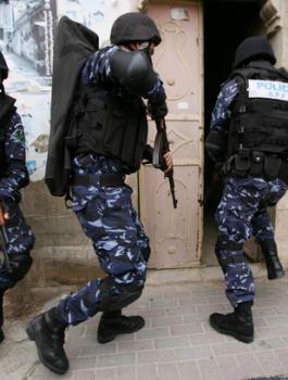 الشرطة الفلسطينية تفتح تحقيقا في شجار الخليل 