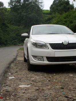 سائق تكسي يحاول اغتصاب سيدة في الخليل 