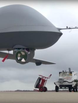 الحرس الثوري الايراني يستولي على طائرة امريكية 