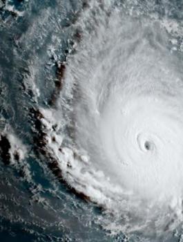 اعصار يضرب السعودية 