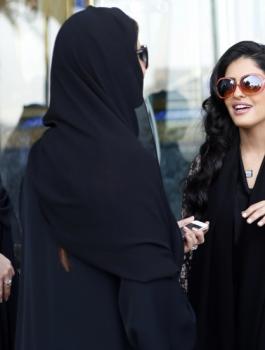 سعودية تحول لفلسطيني مبلغ 100 الف ريال 