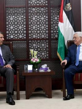 لقاء بين الرئيس عباس ووفد من حركة حماس 