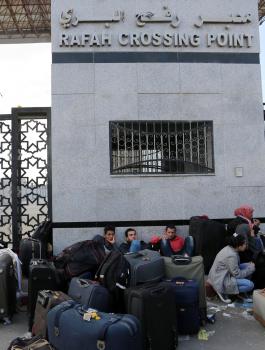 "التربية" تدعو الطلبة مغادرة قطاع غزة عبر معبر رفح اليوم السبت حسب القوائم المدرجة