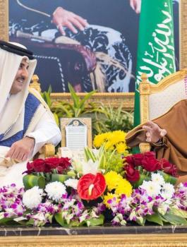 امير قطر والقمة في قطر 