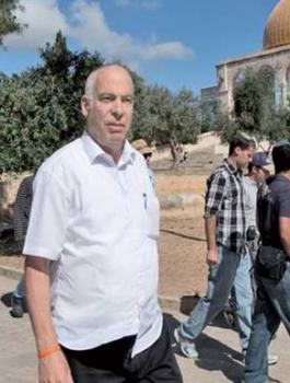 وزير الزراعة الاسرائيلي يقتحم الاقصى 