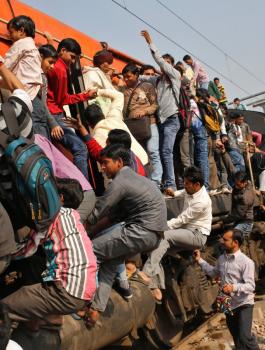 28 مليون هندي يتقدمون لوظيفة راتبها 300$