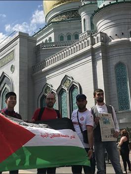 مشجعي تونسي: جئت إلى روسيا لرفع علم فلسطين وتشجيع منتخب بلدي