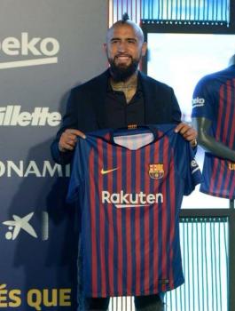 فيدال ينضم لبرشلونة  