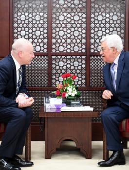 عباس ومبعوث ترامب للسلام 