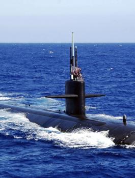 غواصات امريكية في الصين 