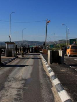 غلاق حاجز حوارة في كلا الاتجاهين