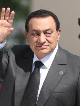 حسني مبارك خارج السجن 