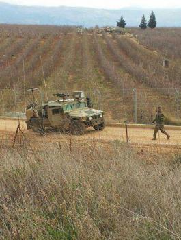 اعتقال شابين  عبر السياج الفاصل جنوب قطاع غزة  