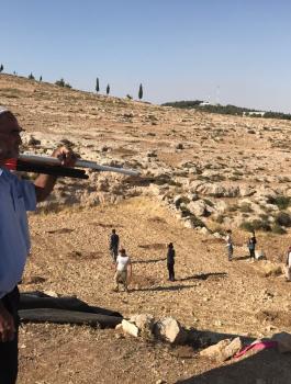 مصادرة اراض في الظاهرية 