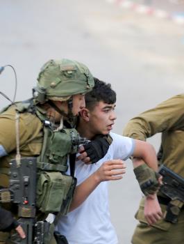 ارتفاع اعداد الأسرى منذ اعلان ترامب الى 450 