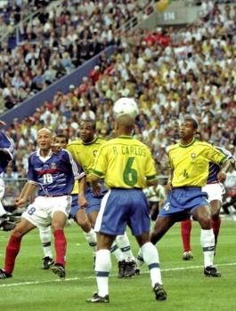 بلاتيني يكشف عن تلاعب في مونديال 1998