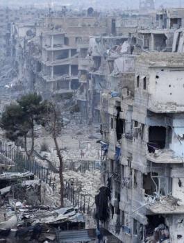 ازالة الركام من مخيم اليرموك في سوريا 