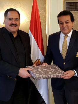 صبري صيدم ووزير التربية والتعليم المصري 