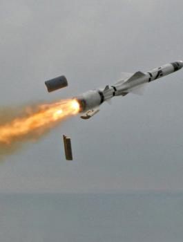 صواريخ ياخونت في لبنان 