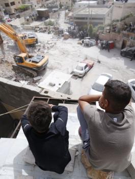 هدم منازل المواطنين في الخليل 