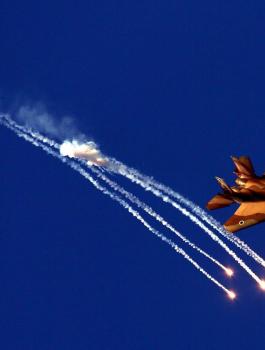 قصف اسرائيلي على مطار التيفور