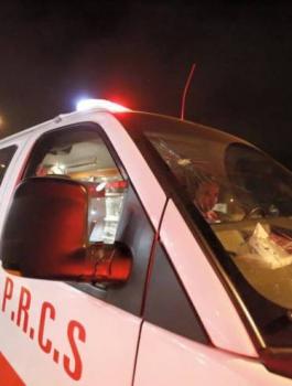 اصابة 4 مواطنين في انفجار جسم مشبوه اثناء قطفهم الزيتون بالخليل 