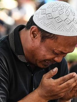 قتلى في تسونامي اندونيسيا 