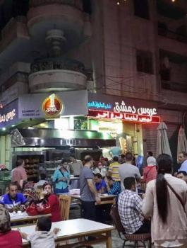 صاحب مطعم سوري والمصريين 