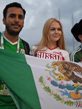 العثور على مشجع مكسيكي في منزل فتاة روسية 