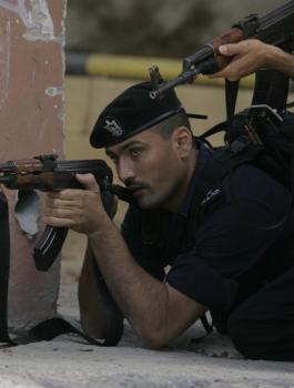 اتلاف مركبات غير قانونية واعتقالات في جنين 