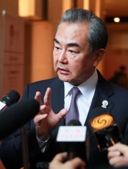 وزير الخارجية الصيني وهونغ كونغ 