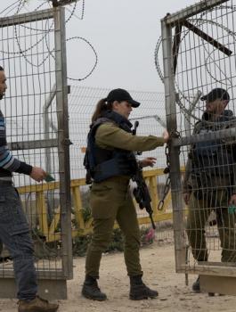 اسرائيل والتصاريح 