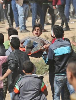 انتزاع قرار من الاحتلال بالسماح لجريح مهدد ببتر قدمه من غزة للعلاج بالضفة